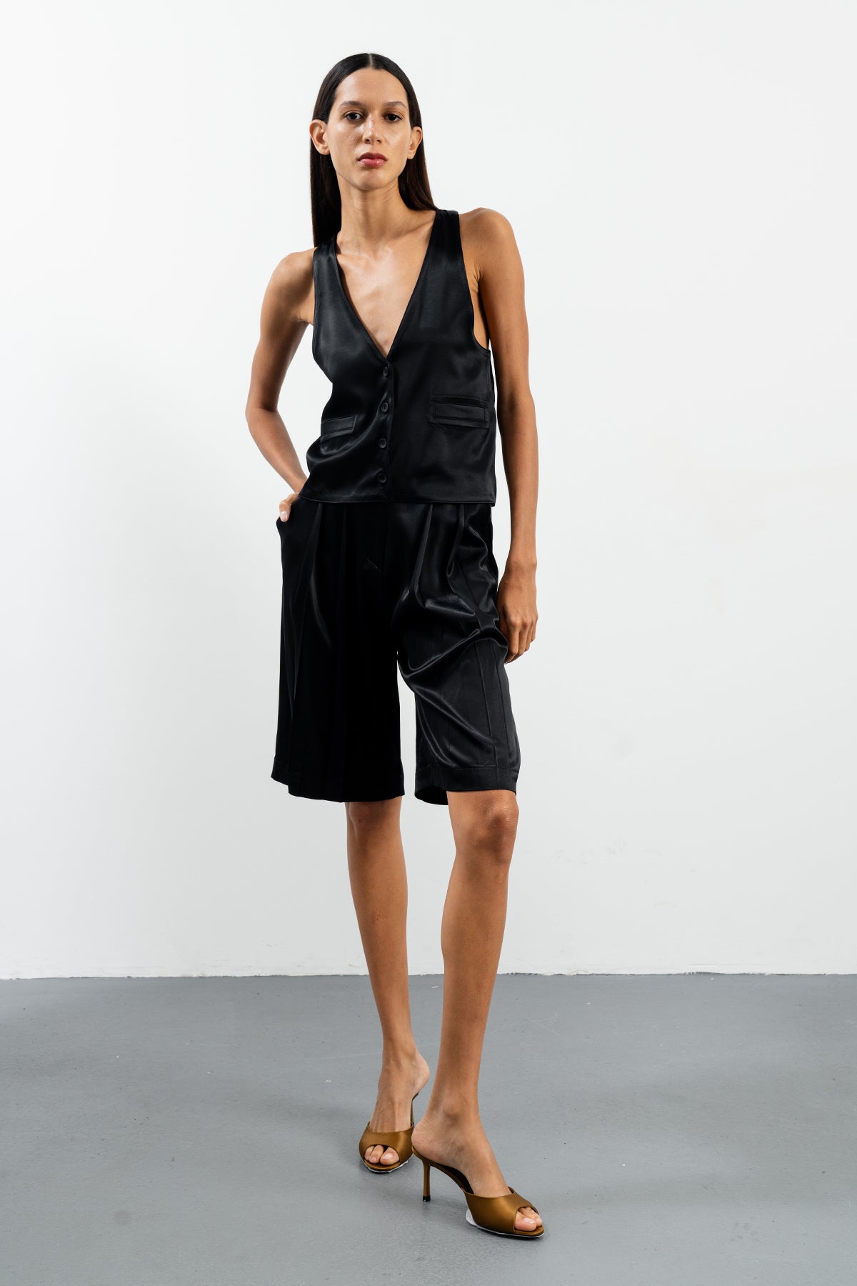 JOEL VEST - BLACK