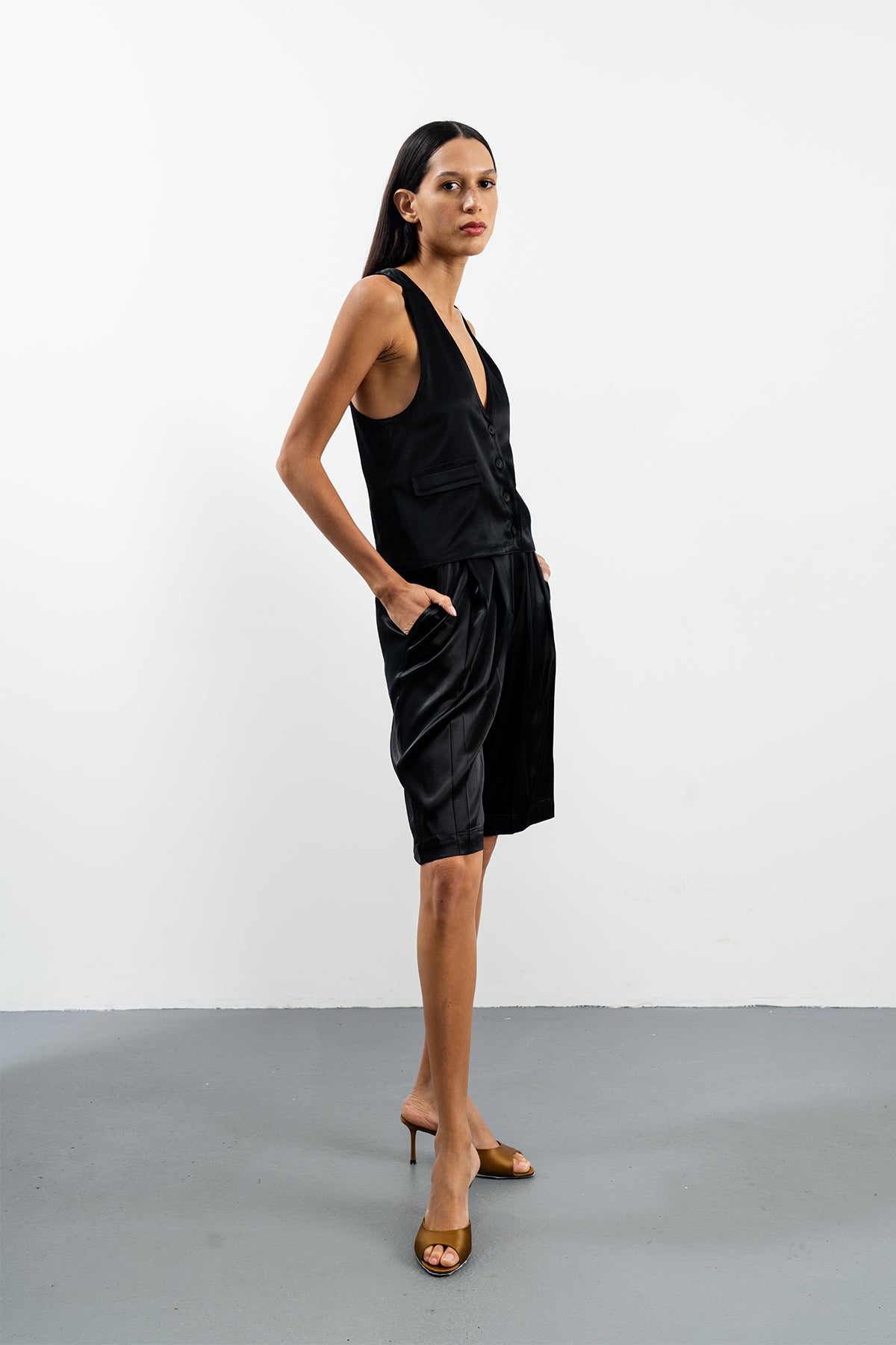 JOEL VEST - BLACK