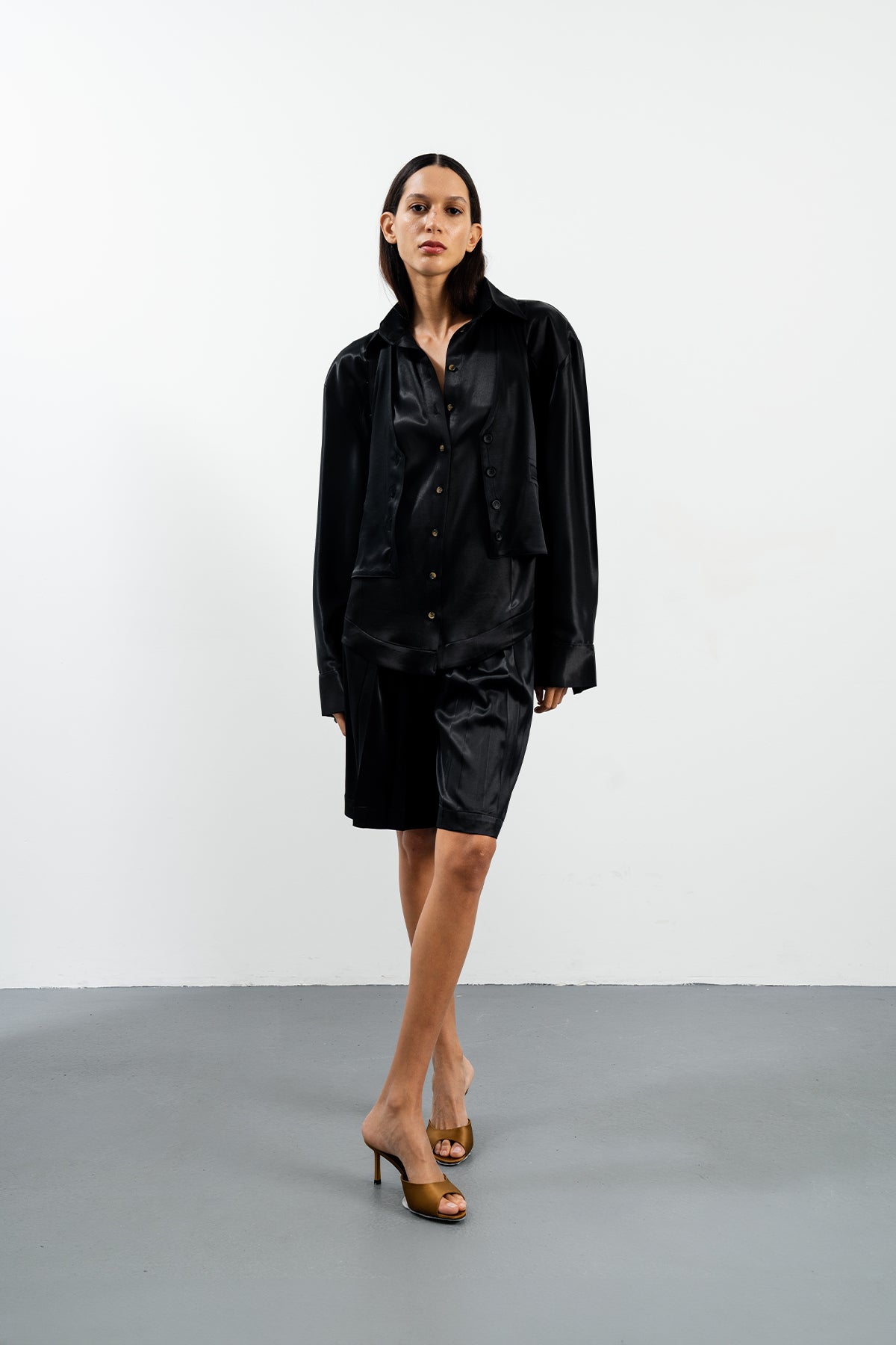 PUDRE BLACK SHIRT - BLACK
