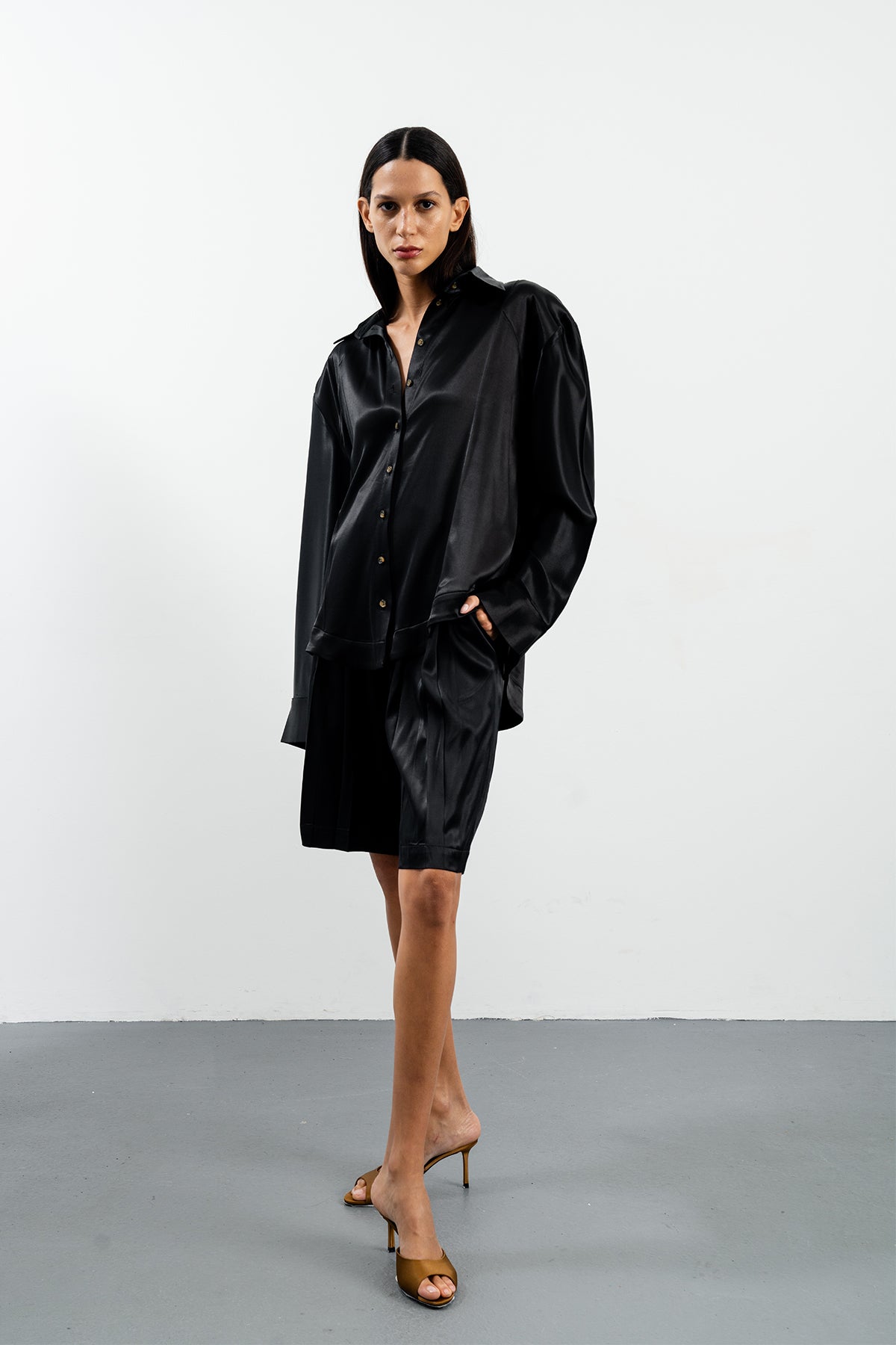 PUDRE BLACK SHIRT - BLACK