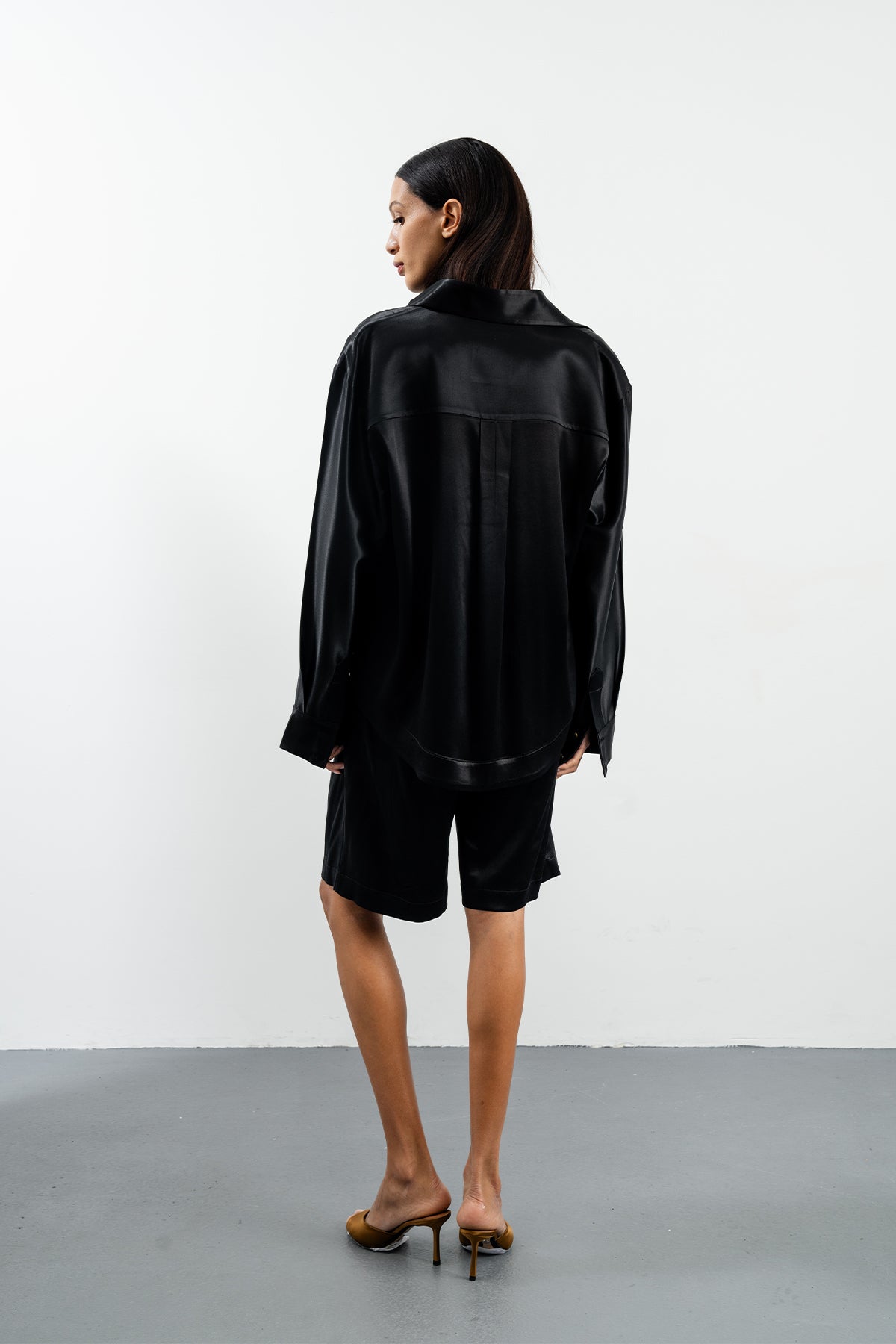 PUDRE BLACK SHIRT - BLACK