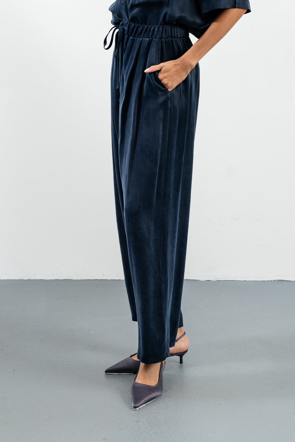 JOHANNA NAVY PANTS - NAVY BLUE