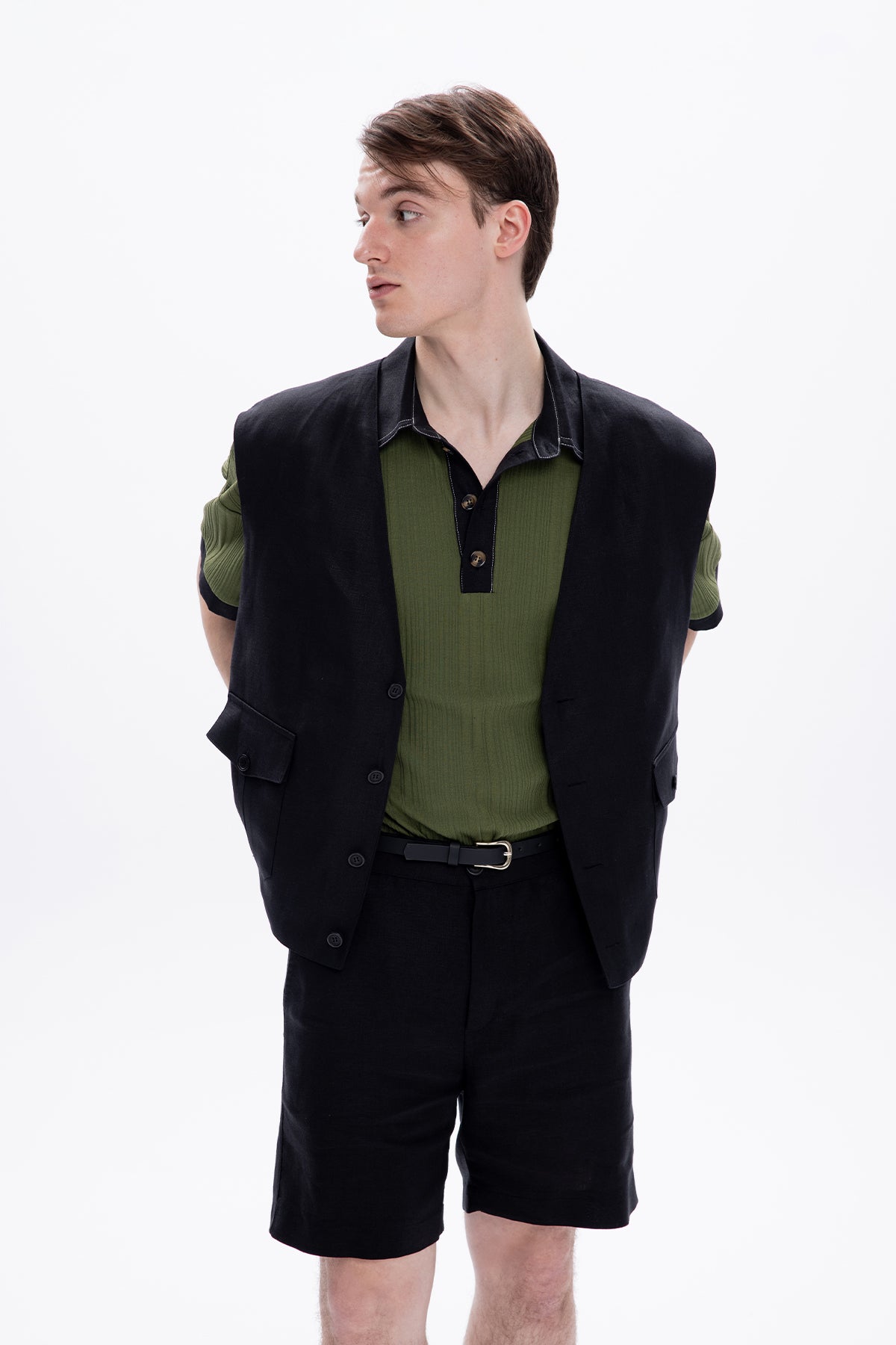 ARIC VEST
