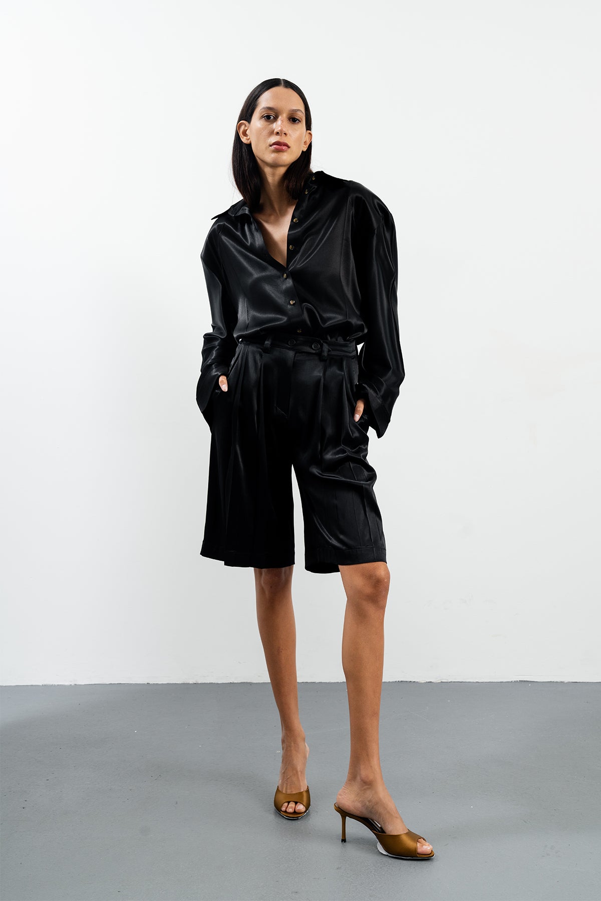 PUDRE BLACK SHIRT - BLACK