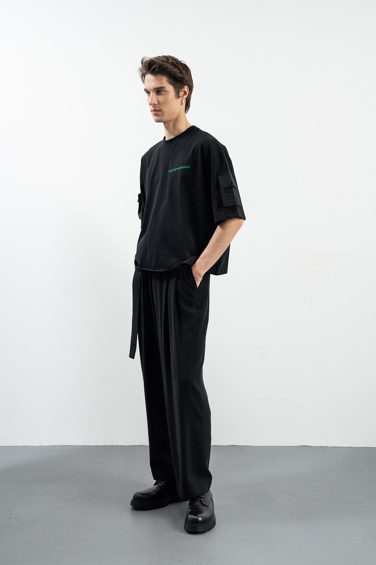 CHRIS T-SHIRT - BLACK