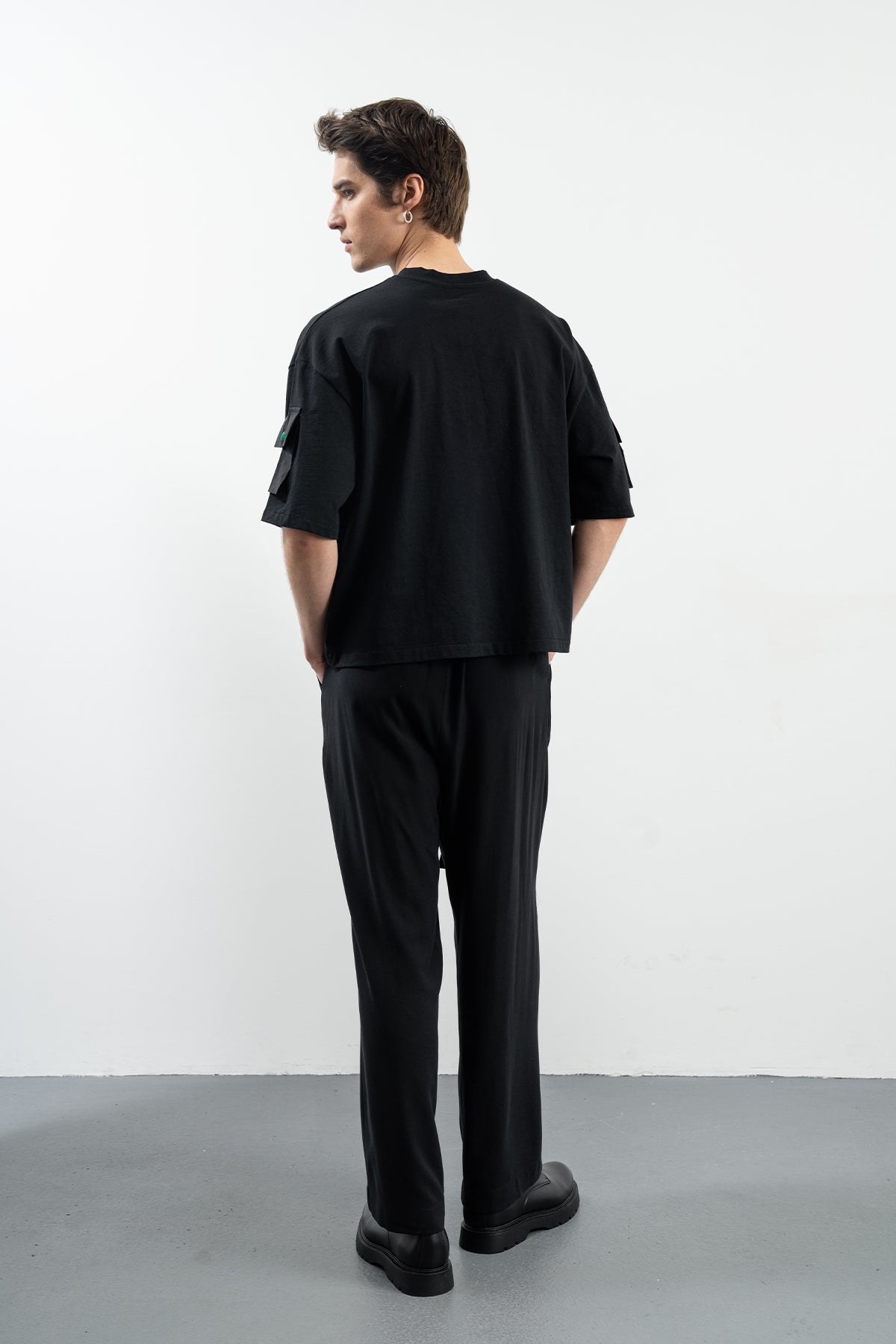 CHRIS T-SHIRT - BLACK